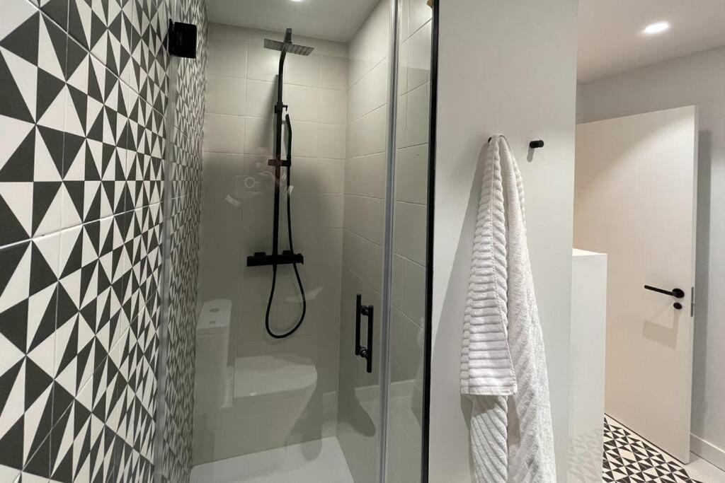 Notel Club - Precioso Loft En El Centro De La Ciudad Santander Eksteriør bilde
